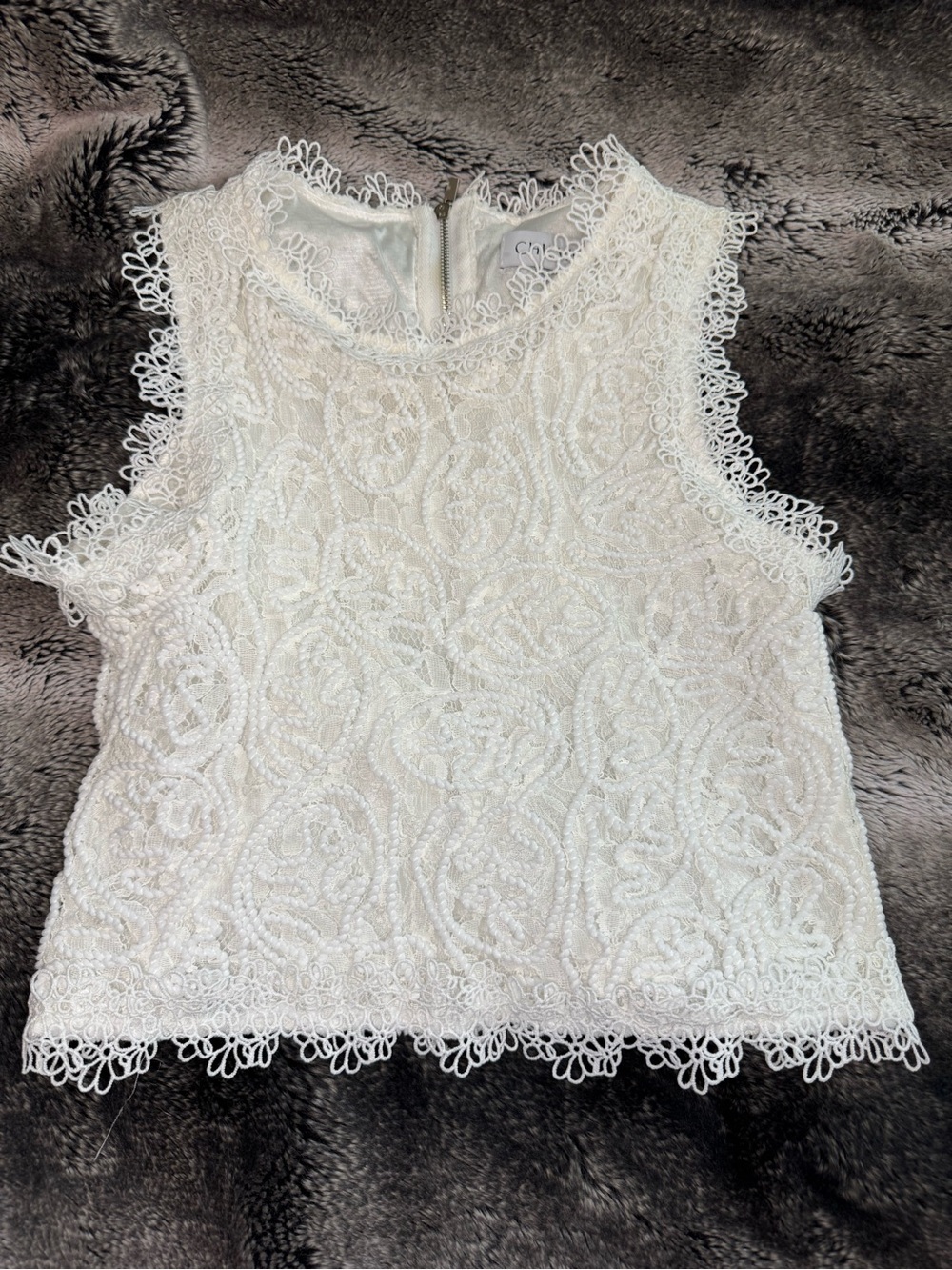 Chicwish White Lace Sleeveless Crop Top
